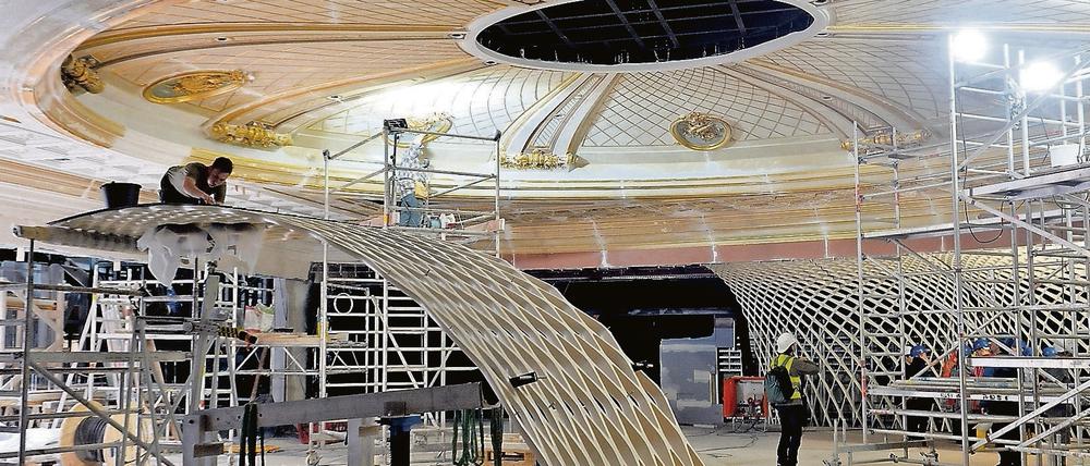 Einbau der Nachhallgalerie, ein Foto vom Juni 2016.
