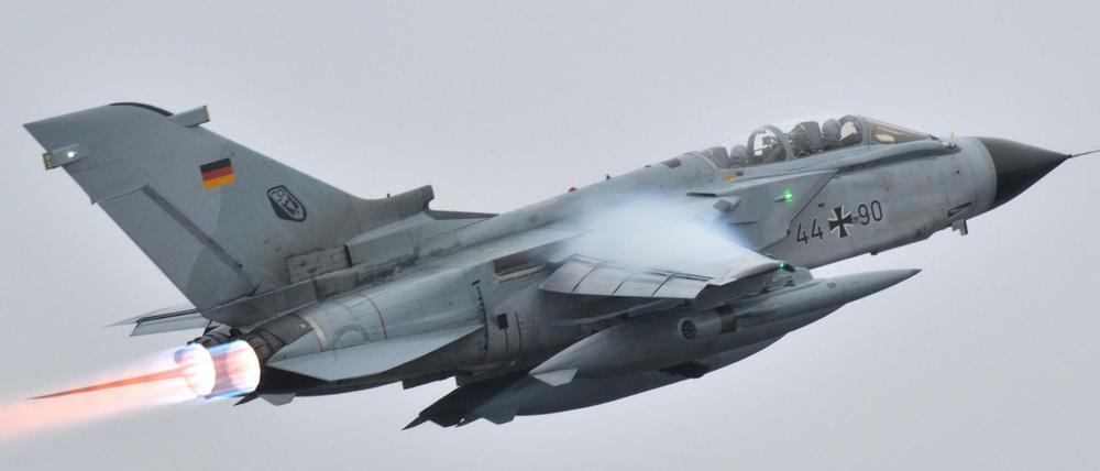 Ein Bundeswehrflugzeug vom Typ Tornado (Archivbild)