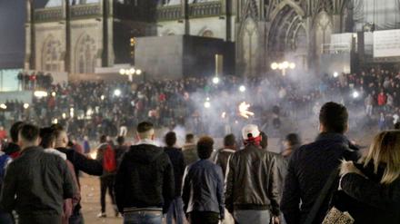 Vor dem Kölner Dom zu Silvester 2015 