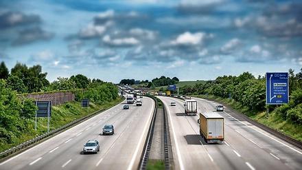 Lkw-Besitzer zahlen schon, für Pkw dürfte die Maut ab 2020 gelten.