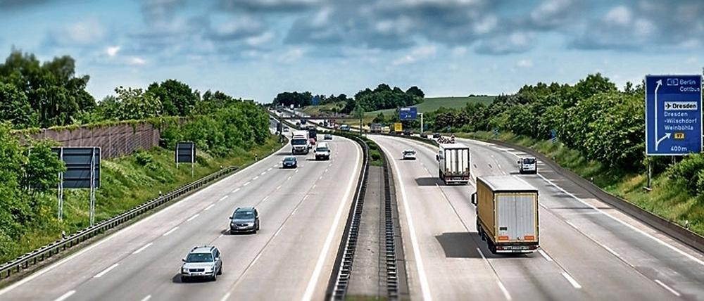 Lkw-Besitzer zahlen schon, für Pkw dürfte die Maut ab 2020 gelten.