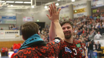 Fünf für den Sieg: Berlins Nationalspieler Fabian Wiede (rechts).
