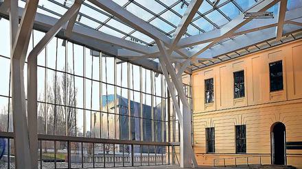 Der Innenhof des Jüdischen Museums in Kreuzberg. Eine neue Ausstellung widmet sich dem Thema Verschleierung.