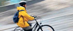 Mit oder ohne. Über den Fahrradhelm wird viel gestritten. 