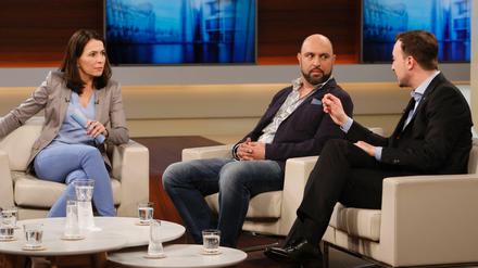 Debatte um Erdogan: Moderatorin Anne Will (links), Serdar Somuncu und Paul Ziemiak (CDU)