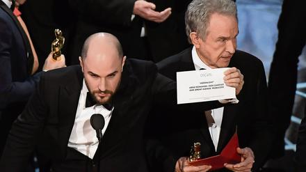 "La La Land"-Produzent Jordan Horowitz (l.) und Warren Beatty am 26. Februar. 