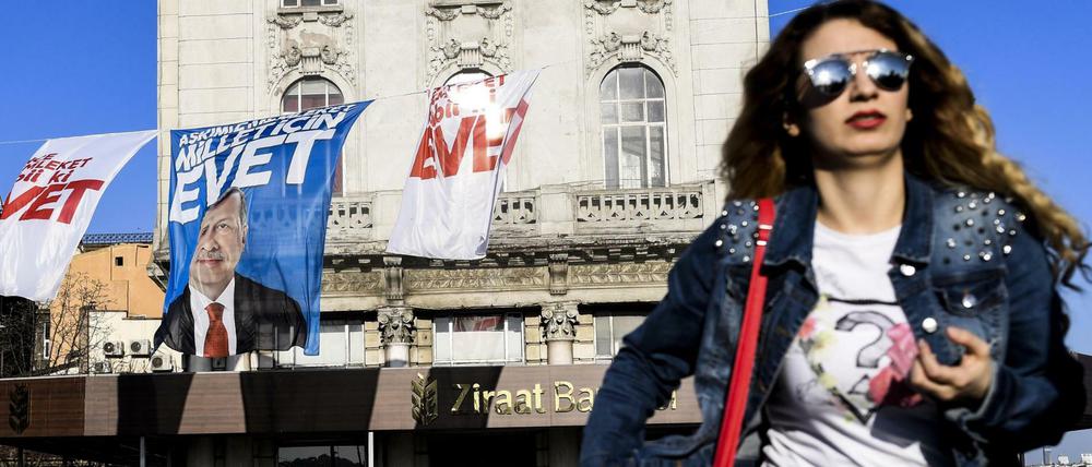 Wahlwerbung in Istanbul: Das liberale Bürgertum wünscht sich den progressiven europäischen Rechtsstaat.