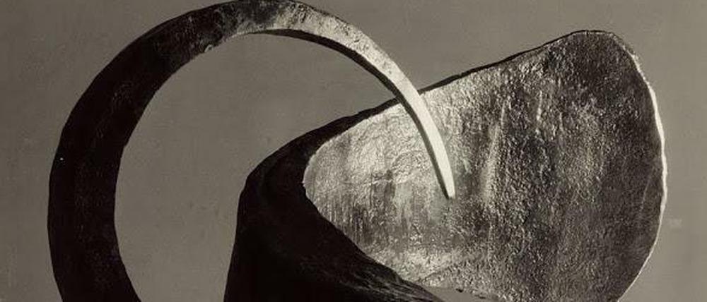 "Von Spitz zu Flach": Eine Skulptur von Fritz Kühn aus dem Jahr 1959.
