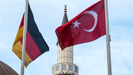 Was ist hier zu hören? Moscheen sind immer wieder Gegenstand von Befürchtungen.