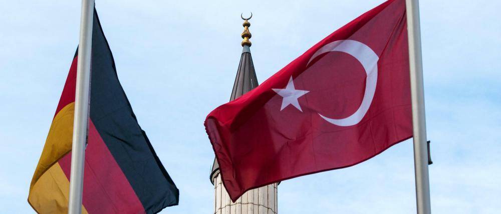Was ist hier zu hören? Moscheen sind immer wieder Gegenstand von Befürchtungen.