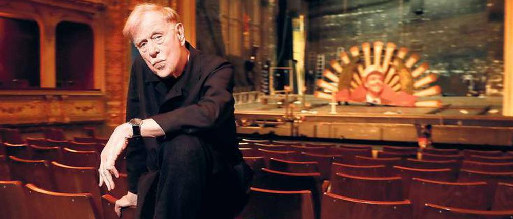 40.639 Minuten – das ist die errechnete Beifallsdauer seiner Ära, Stand Mitte März. Claus Peymann sagt: Ich bin der Theaterdirektor der Herzen!