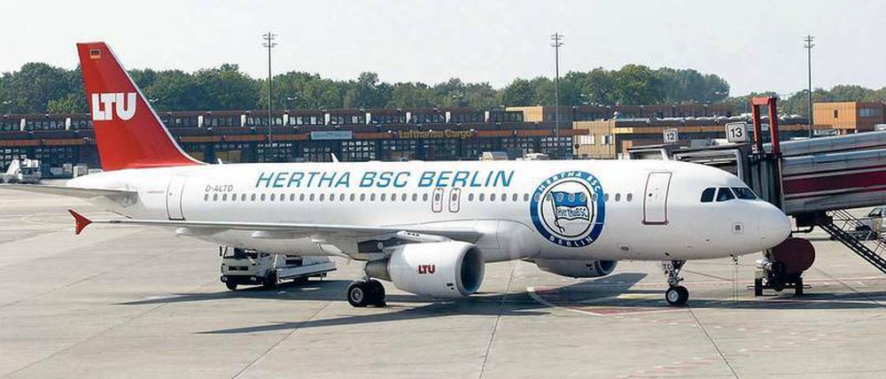 2003 flog Herthas einstiger Exklusivpartner Reklame für den Berliner Bundesligisten.