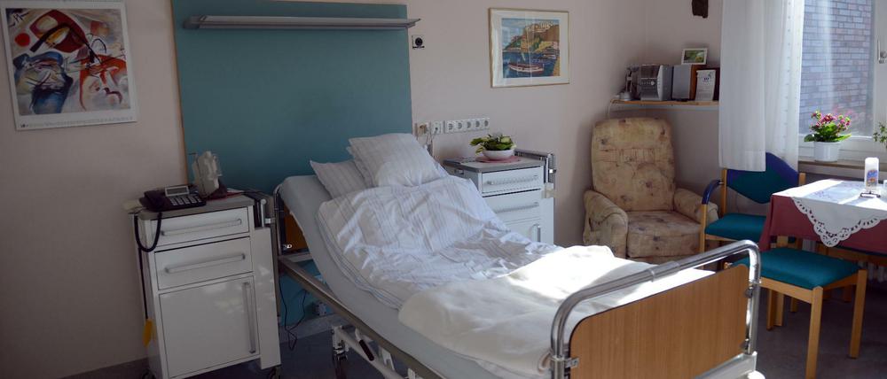 Das Krankenhauszimmer als letzte Station einer Liebe: In "Das letzte Zimmer" setzt sich Franck Hofmann mit dem Sterben auseinander.