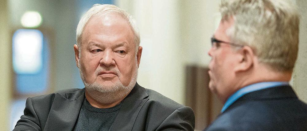 Ex-Hotelier Axel Hilpert (links) und sein Anwalt Matthias Schöneburg.