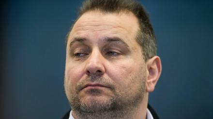Der Angeklagte Wilfried W. im Landgericht Paderborn.