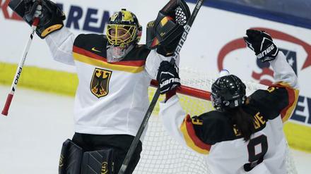 Jubelpose. Die deutschen Frauen stehen bei der WM im Halbfinale.