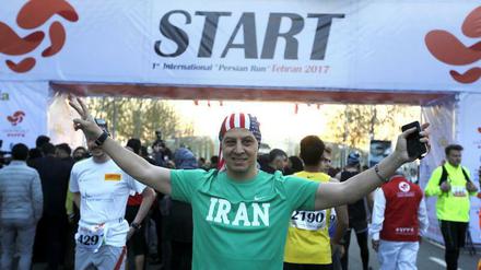 Läufer aus 40 Nationen liefen beim ersten internationalen Marathon in Iran mit. 
