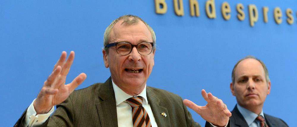 Der Grünen-Politiker Volker Beck musste sich mit SA-Führern vergleichen lassen. Er reagierte mit einem Strafantrag.