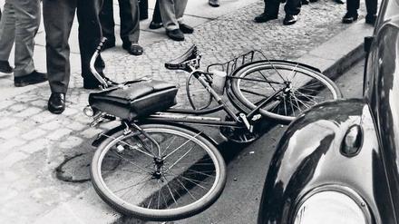 Am 11. April 1968 wird Rudi Dutschke auf dem Kurfürstendamm angeschossen. Am Tatort bleibt sein Fahrrad zurück.