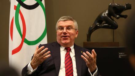 Wer weiß das alles schon? Thomas Bach soll in seiner Zeit als DOSB-Chef und IOC-Vizepräsident für einen Beratervertrag bei Ferrostaal ein gutes Honorar bekommen haben.