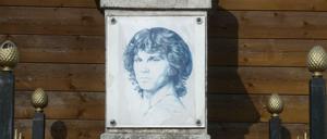 Das ist doch...? Genau, Jim Morrison in Baumschulenweg.