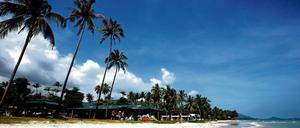 Strand in Thailand, Schauplatz von James Rayburns Thriller "Sie werden dich finden".