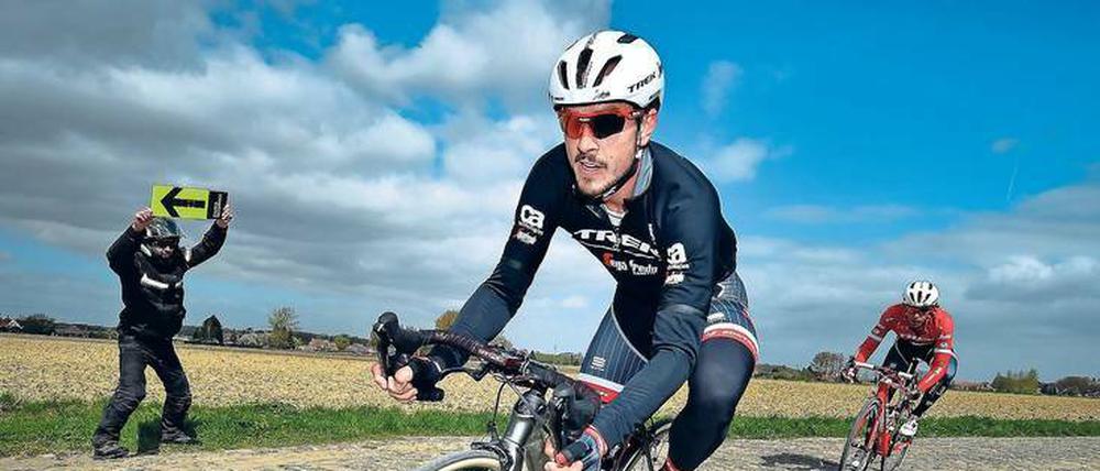 Auf der 250 Kilometer langen Strecke zwischen Paris und Roubaix radeln John Degenkolb und seine Konkurrenten insgesamt über 55 Kilometer unsicheres Terrain.