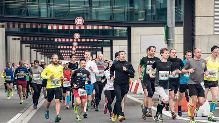 15.000 Menschen waren am Airport Night Run beteiligt.