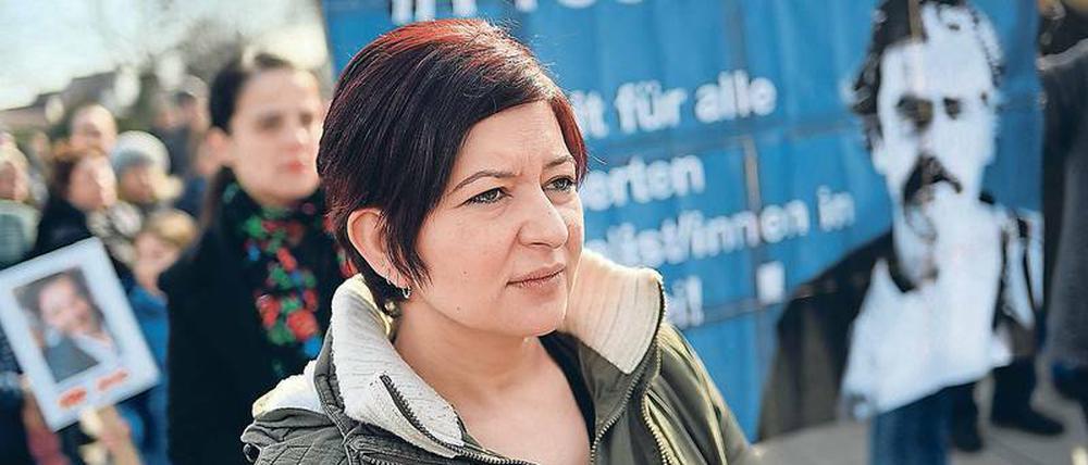 Seit der Festnahme ihres Bruders vor mehr als 50 Tagen ist Ilkay Yücel im Stress