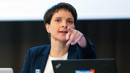 AfD-Chefin Frauke Petry will eine Richtungsentscheidung erzwingen. 