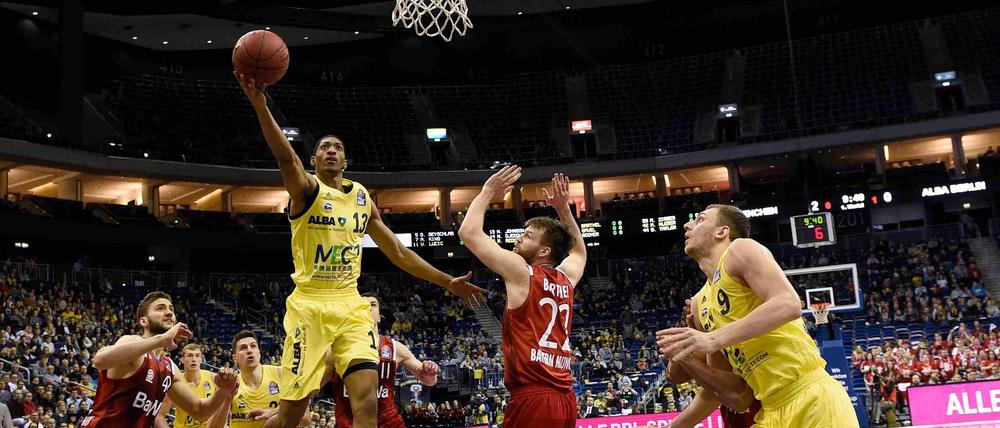 Malcolm Miller, hier gegen Bayern München, erzielte 21 Punkte für Alba Berlin. 