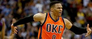 Who's the man? Russell Westbrook feiert den Dreipunktewurf, der OKC den Sieg brachte. 