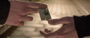 Die Ermittlungen gegen die beiden Männer laufen noch.