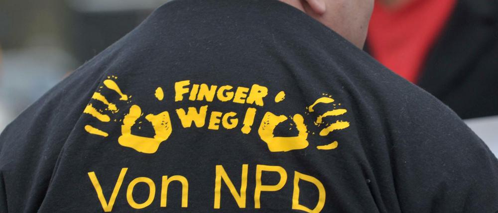 Ein NPD-Freund bei einer Rechten-Demo in Berlin.