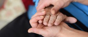 Viele haben Angst davor, im Alter von Dritten abhängig zu werden.