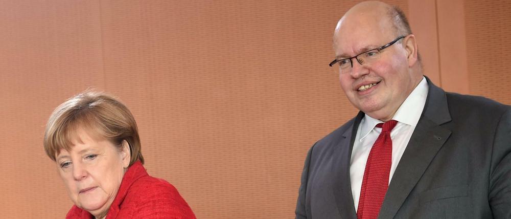 Große Nähe. Kanzleramtsminister Peter Altmaier ist ein enger Vertrauter von Bundeskanzlerin Angela Merkel, beide hier vor einer Kabinettssitzung in Berlin.