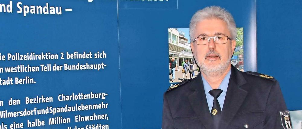 Stefan Weis (60) ist seit Juli 2015 Leiter der für Spandau zuständigen Polizeidirektion 2.