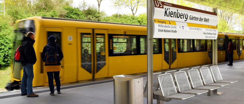 Pflanzenzug. Der neue U-Bahnhof «Kienberg - Gärten der Welt» - übrigens barrierefrei.
