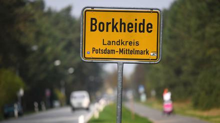 Ein Jugendlicher soll in Borkheide seine Mutter getötet und zerstückelt haben. Am Karfreitag soll es eine Gedenkminute geben.