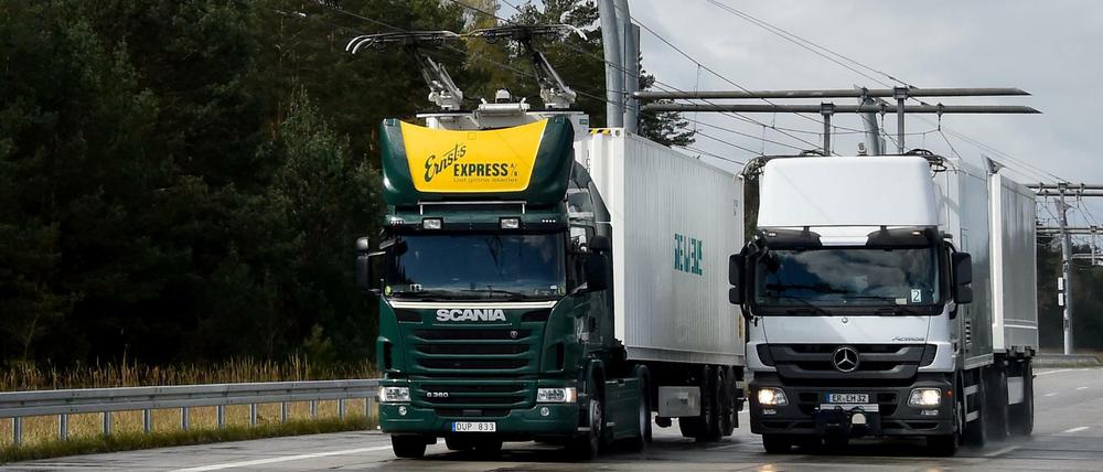 Elefantenrennen auf der "eHighway"-Teststrecke von Siemens für Oberleitungs-LKW