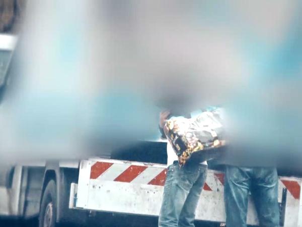 Manche Mitarbeiter sollen mit dem Lkw erst einmal bei sich zu Hause vorbei fahren.