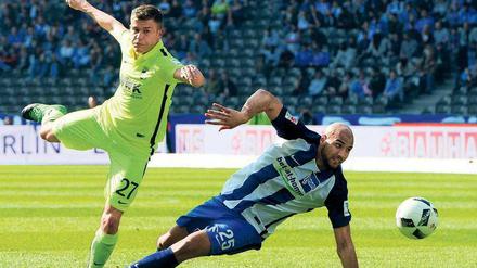 John Anthony Brooks (r.) muss sich darauf einstellen, dass es in Mainz zur Sache geht. 