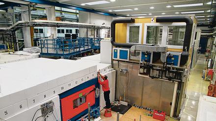 Versuchsaufbauten im Helmholtz-Zentrum Berlin für Materialien und Energie (HZB) in Berlin-Wannsee. 