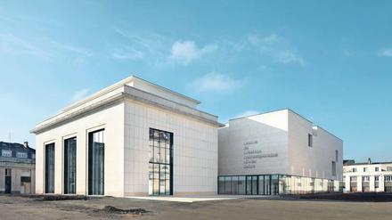 Klare Sache. Das Kulturzentrum von Aires Mateus (re.: Neubau).