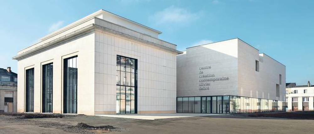 Klare Sache. Das Kulturzentrum von Aires Mateus (re.: Neubau).