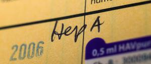 Im Impfbuch werden die Impfungen auch gegen Hepatitis A vermerkt. 