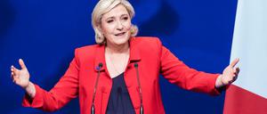 Die Front-National-Chefin Marine Le Pen am Montag bei einer Kundgebung in Paris.