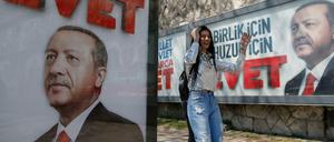 Die Plakate mit dem Bild Erdogans und dem Wort "Ja" sind allgegenwärtig.