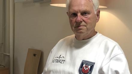 Prioritäten. Früher in der DDR kam der Notarzt vor allem zu Autounfällen. Wenn jemand zu Hause gestürzt war oder Schmerzen hatte, wurde der Patient „in ein Taxi gesetzt oder bestenfalls mit dem Krankentransport“ abgeholt, erzählt Müllrick.