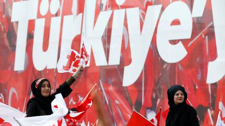 Türkiye first! Was verbindet die Lage in der Türkei mit dem Situation in den USA. 